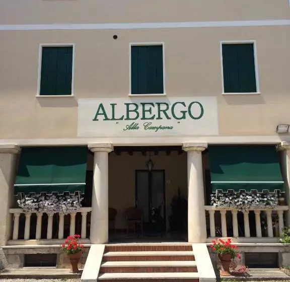 Hotelli Albergo Alla Campana