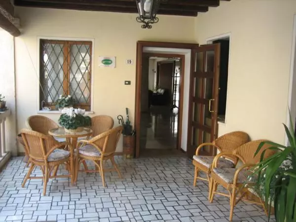 Hotelli Albergo Alla Campana