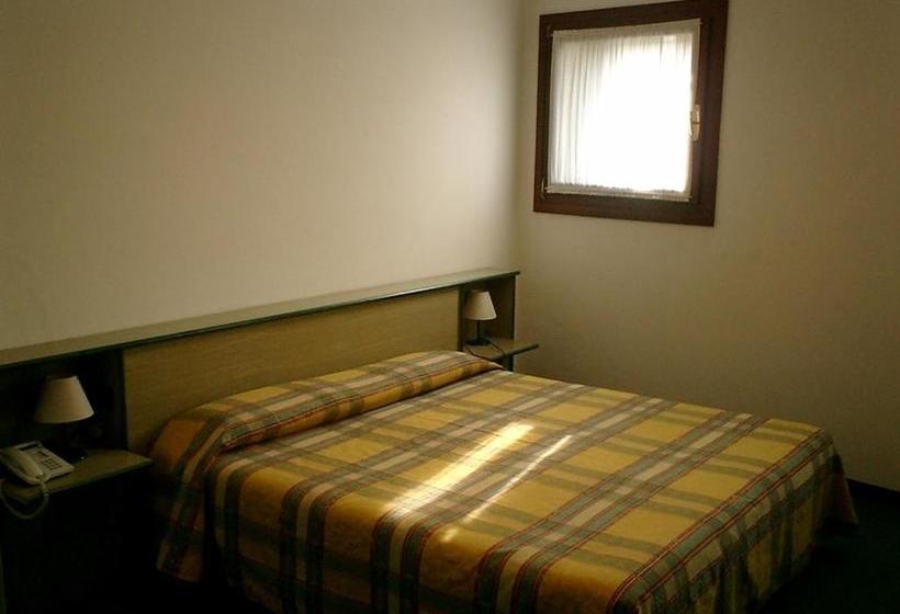 ホテル Albergo Alla Campana