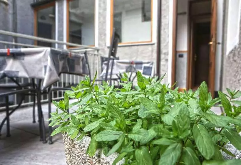 Hotelli Albergo Gusmeroli