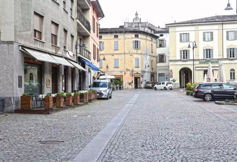 Hotelli Albergo Gusmeroli