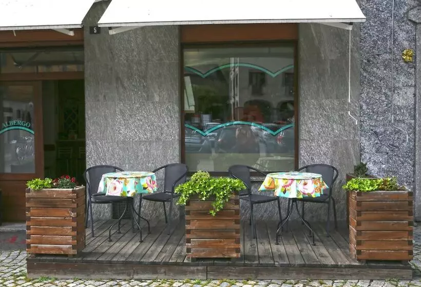 Hotelli Albergo Gusmeroli