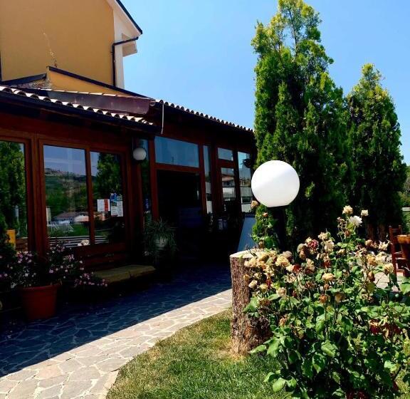 호텔 Albergo Ristorante Monte Selva