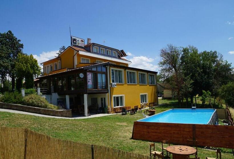 호텔 Albergo Ristorante Monte Selva