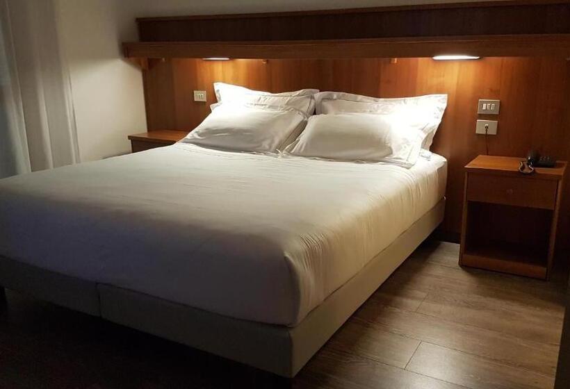 فندق Alla Dolina