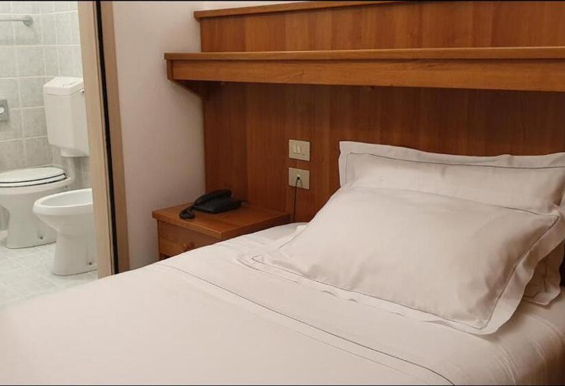 فندق Alla Dolina