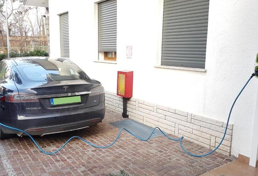 فندق Alla Dolina