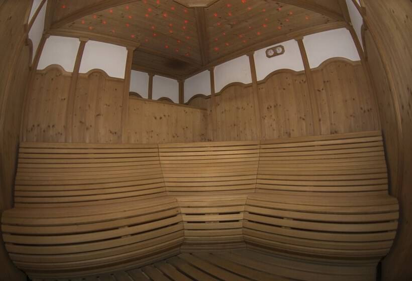 בית מלון כפרי Ambrosini