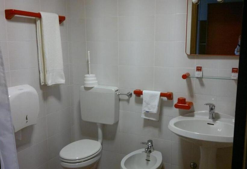 هتل Albergo Casa Dell Ospite