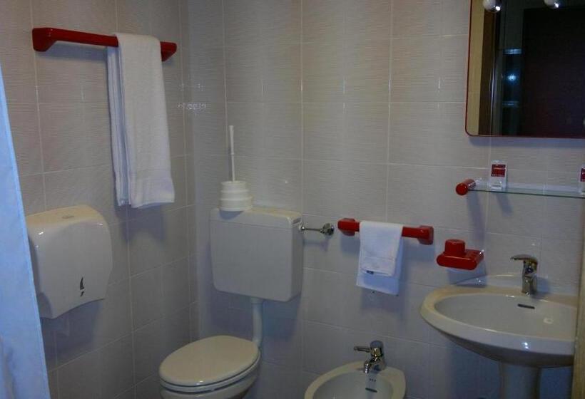 هتل Albergo Casa Dell Ospite