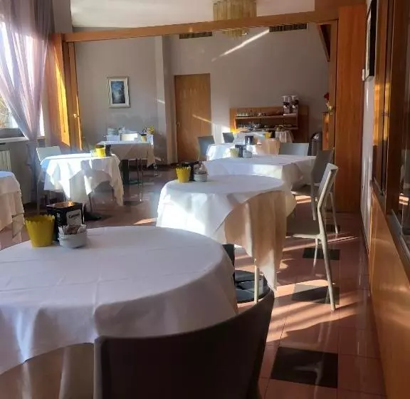 هتل Albergo Casa Dell Ospite