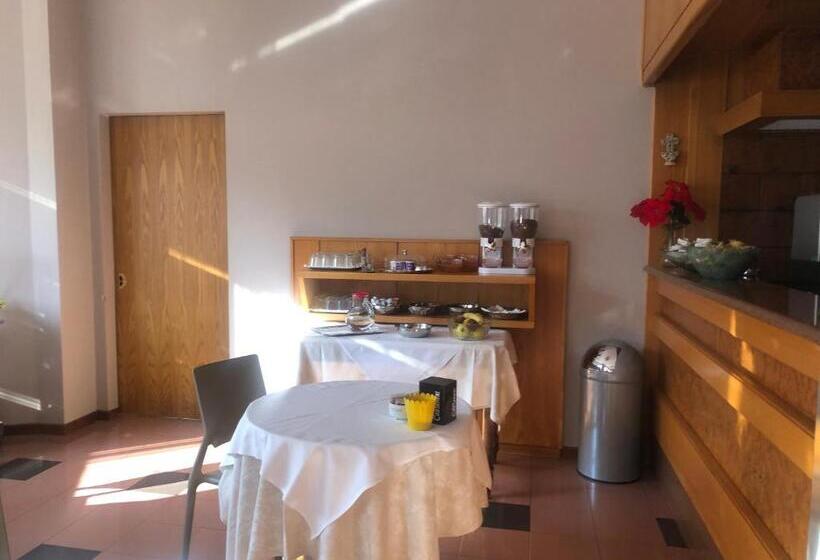 هتل Albergo Casa Dell Ospite