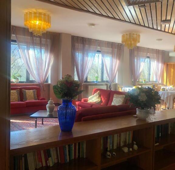 هتل Albergo Casa Dell Ospite