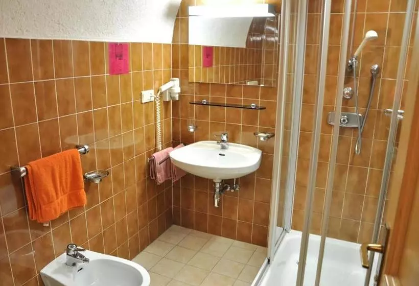 هتل Grauer Bär