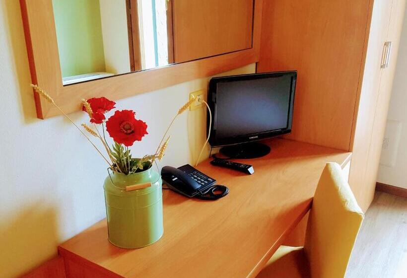 فندق Locanda Avanguardia