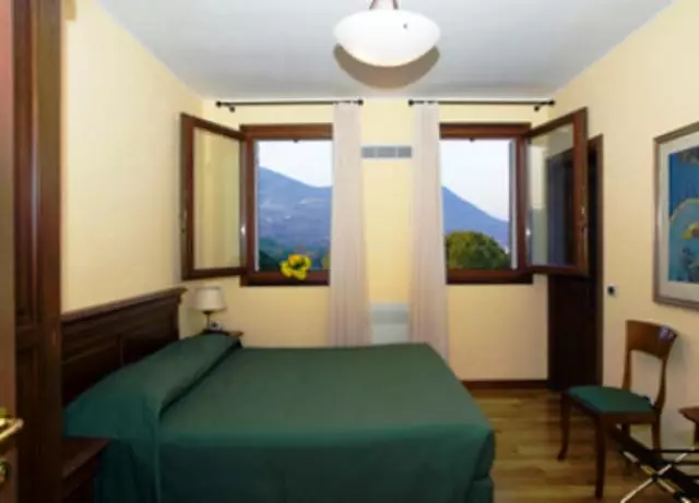هتل Villa Del Poeta