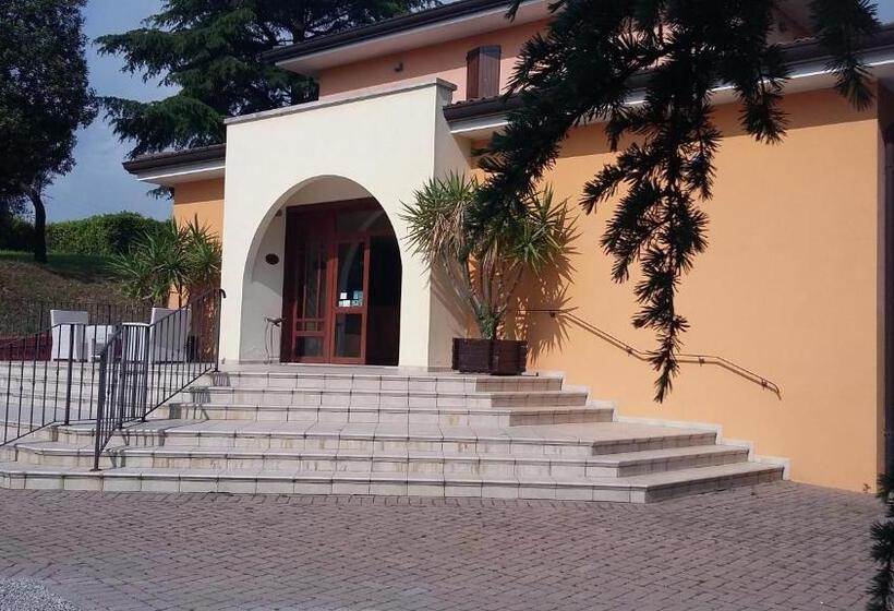 ホテル Villa Del Poeta