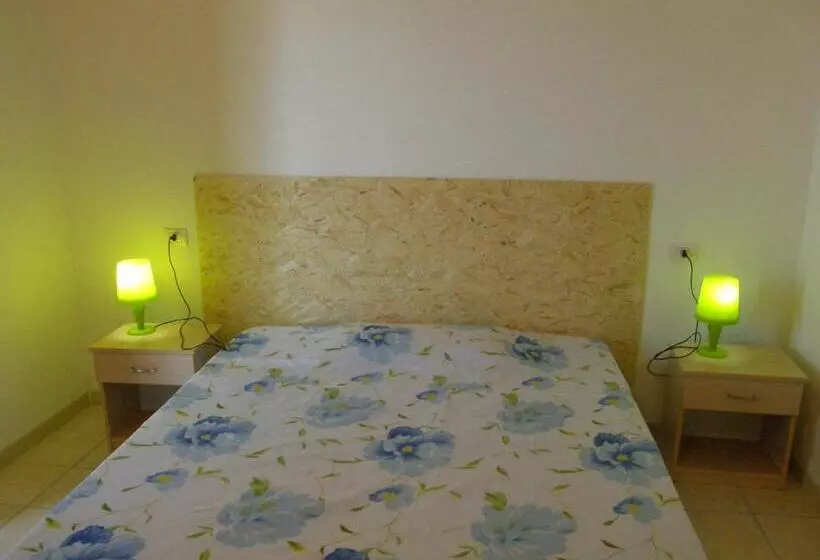 Residenssi Isola Rossa Appartamenti Paduledda