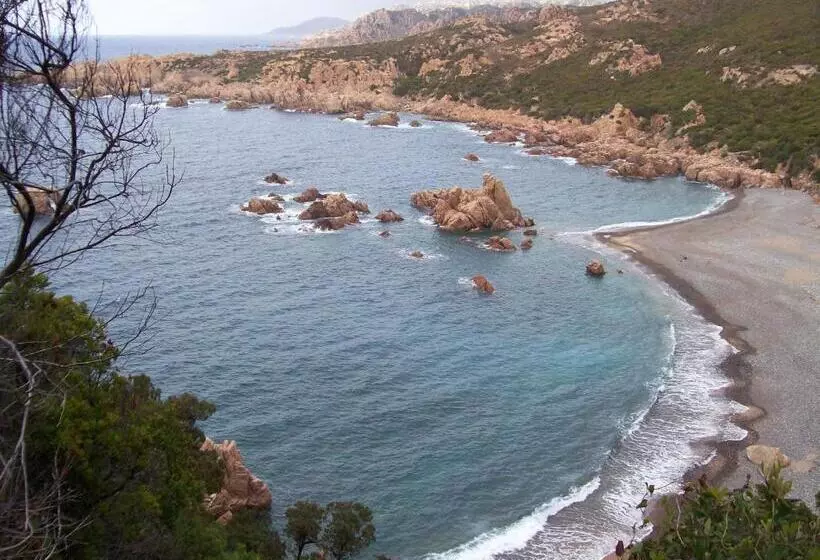 Residenssi Isola Rossa Appartamenti Paduledda