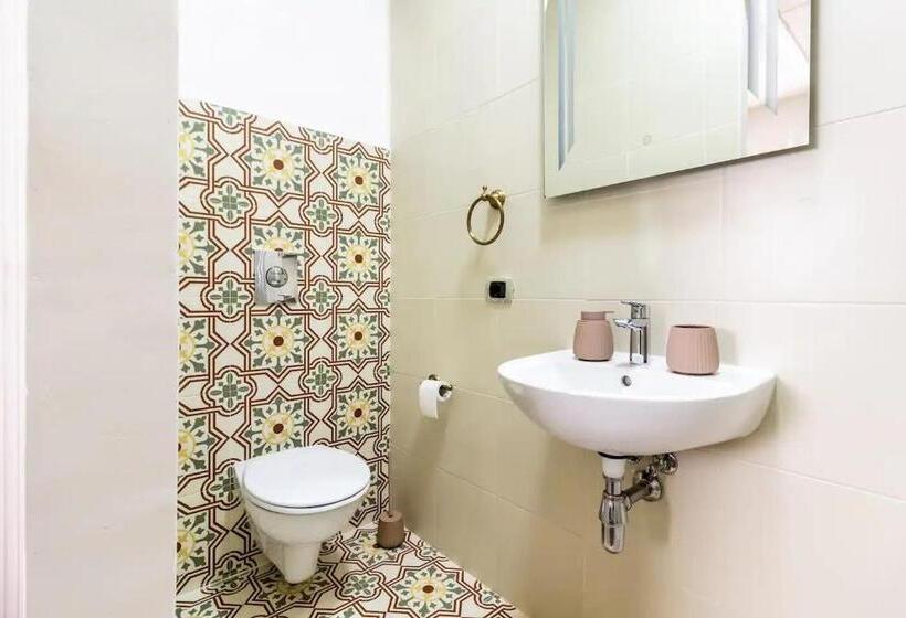 تختخواب و صبحانه Gallo House