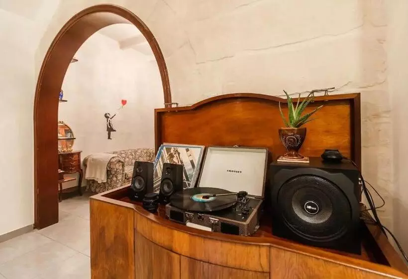 تختخواب و صبحانه Gallo House