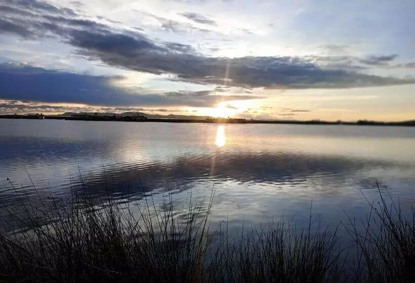 تختخواب و صبحانه Laguna Del Titicaca Lodge