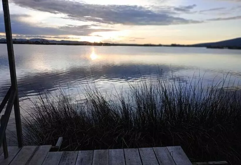 تختخواب و صبحانه Laguna Del Titicaca Lodge