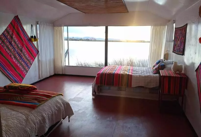 تختخواب و صبحانه Laguna Del Titicaca Lodge
