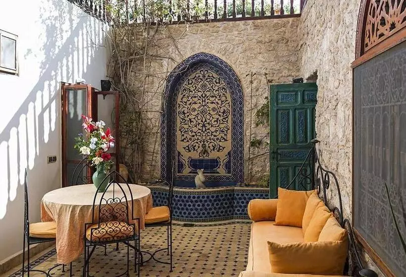 تختخواب و صبحانه Riad Des 1001 Fleurs