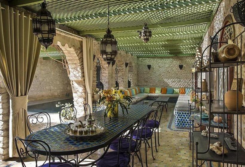 민박 Riad Des 1001 Fleurs