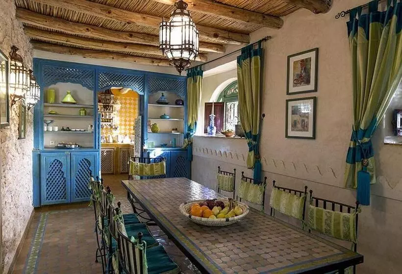 تختخواب و صبحانه Riad Des 1001 Fleurs