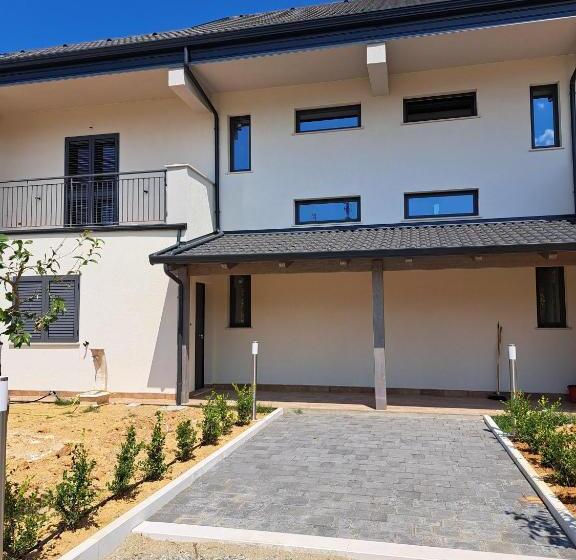 Bed and Breakfast Villa Corina