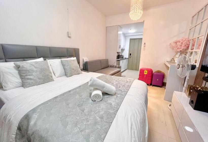 Cozy Condo Home Along Edsa With A City View