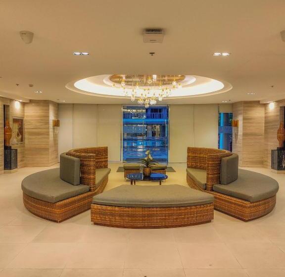 Cozy Condo Home Along Edsa With A City View