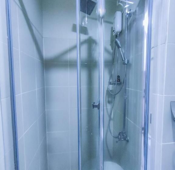 Cozy Condo Home Along Edsa With A City View