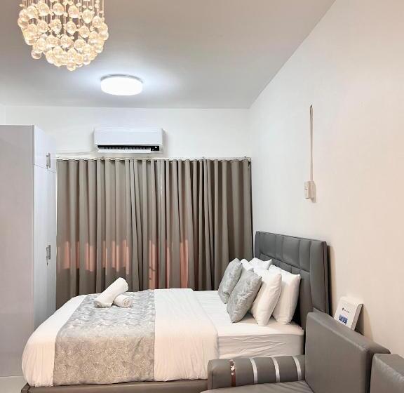 Cozy Condo Home Along Edsa With A City View