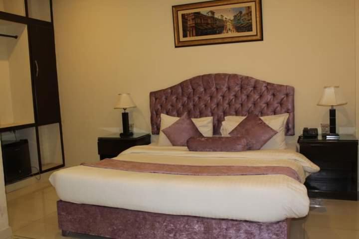 בית מלון כפרי Javson Airport