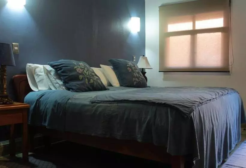 La Casa B & B