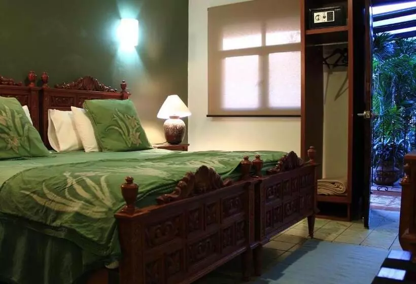 La Casa B & B