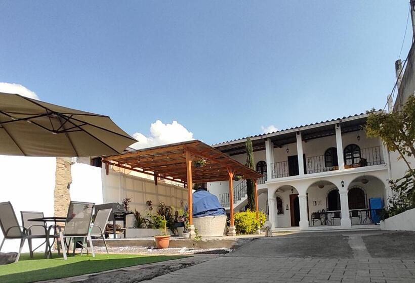 پانسیون Blue Moon Hostel