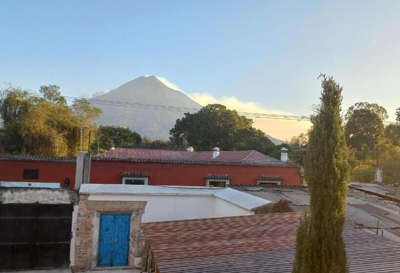 پانسیون Blue Moon Hostel