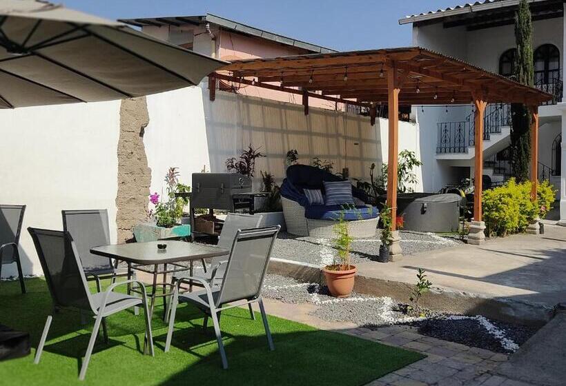 پانسیون Blue Moon Hostel