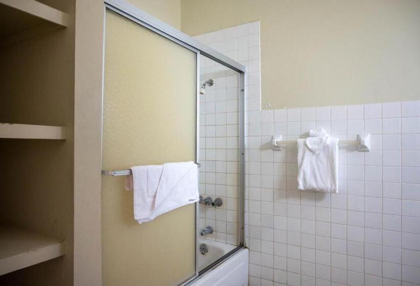 پانسیون Ocean Front Triple Room At Sahara