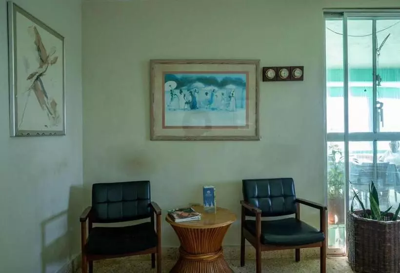 پانسیون Ocean Front Triple Room At Sahara