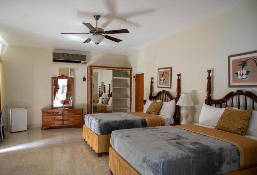 پانسیون Ocean Front Triple Room At Sahara