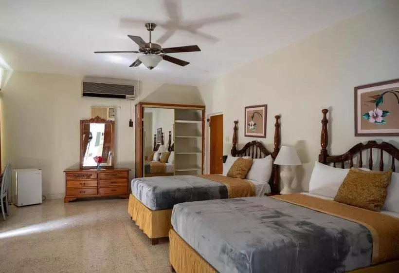 پانسیون Ocean Front Triple Room At Sahara