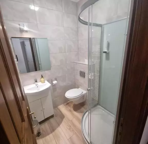 تختخواب و صبحانه Credo Panzió