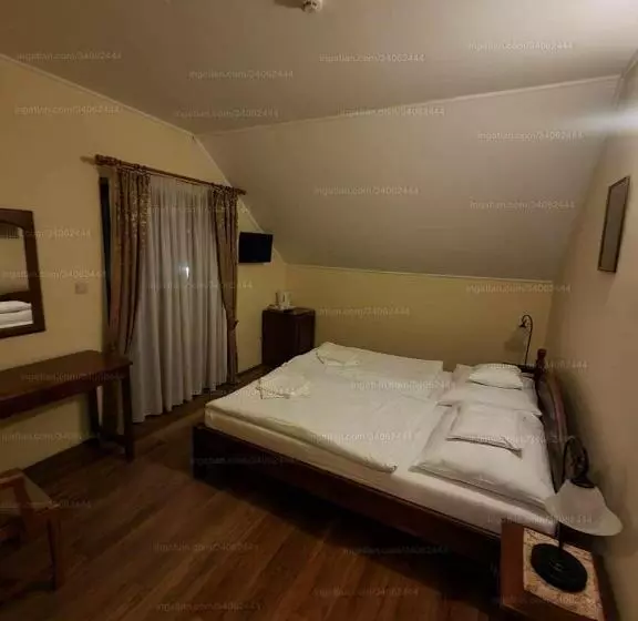 تختخواب و صبحانه Credo Panzió
