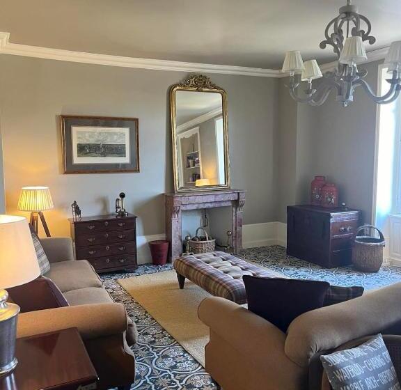 تختخواب و صبحانه Number 8