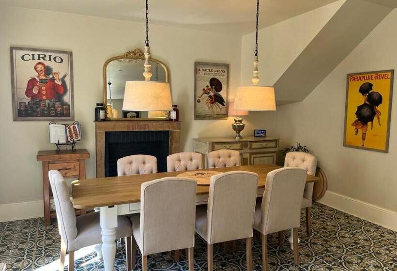 تختخواب و صبحانه Number 8